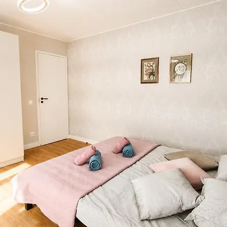 2 Bedroom Apartment, 15 Min From The Old Town ! Apartment