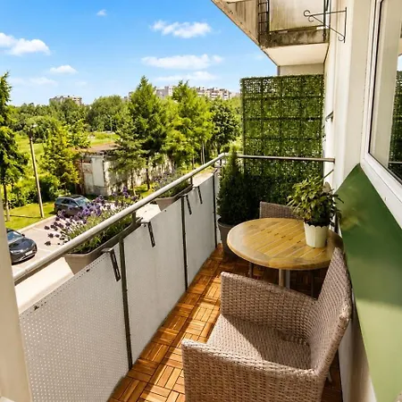 2 Bedroom Apartment, 15 Min From The Old Town ! Apartment